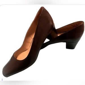 Naturalizer Leather Pumps